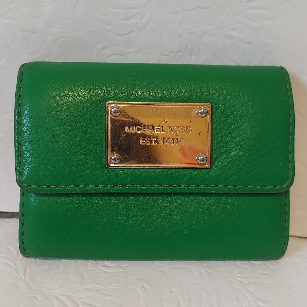 Michael Kors Jet Set Wallet and Keyring, in Kelly Green